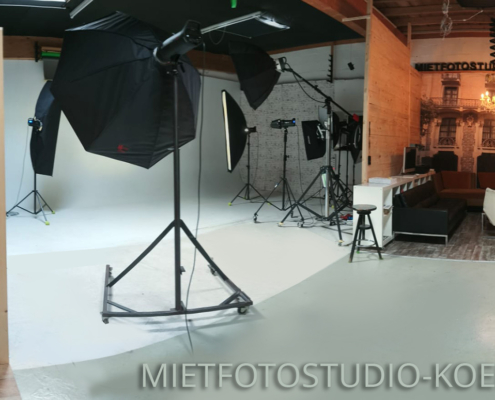 Fotostudio Köln mieten – 7 m Hohlkehle im Atelier 5b